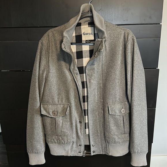Guess jacket. - Picture 3 of 3